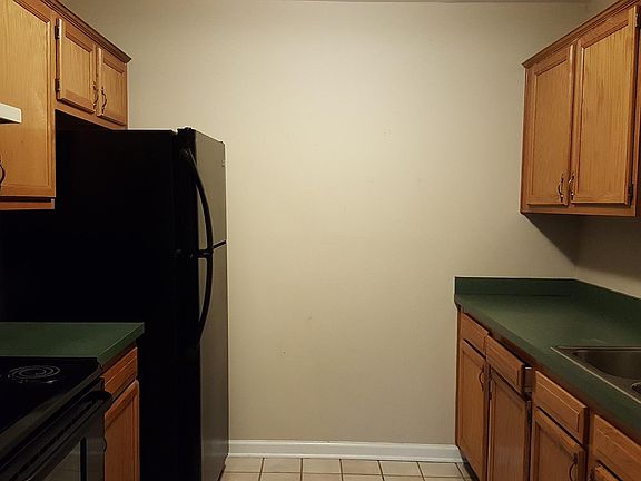 4th image of 3651 Walden Dr