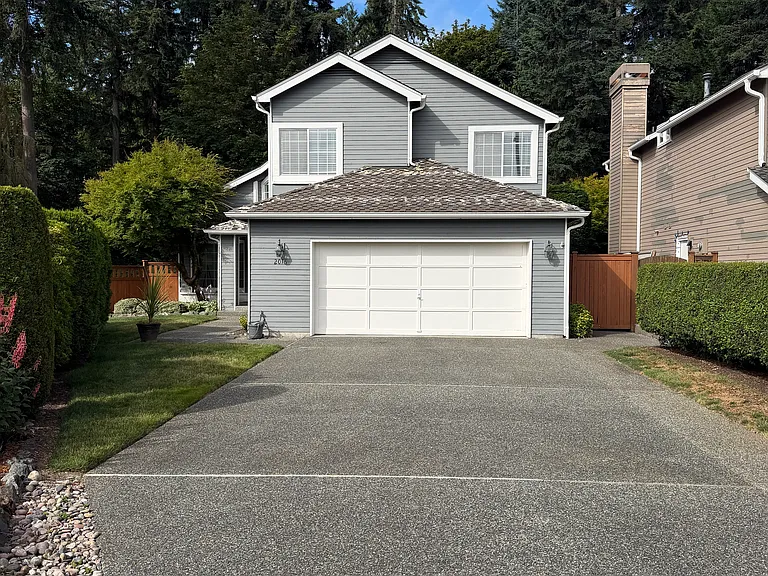 2016 163rd St SE — Photo 1