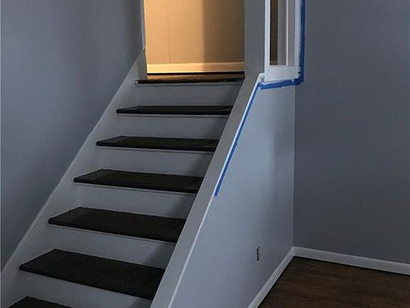 3rd image of 127 Crescent Ave