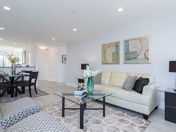 3rd image of 580 Pointe Pacific APT 3