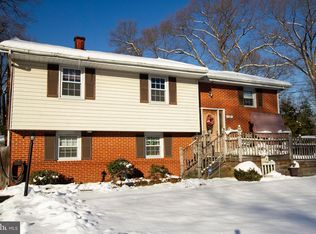 12 Nicholson Dr, Pasadena, MD 21122