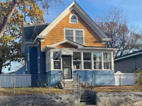 271 Robie St E, Saint Paul, MN 55107