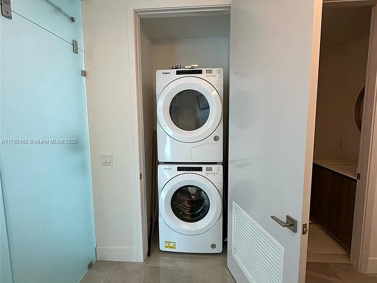17550 Collins Ave #902 — Photo 26