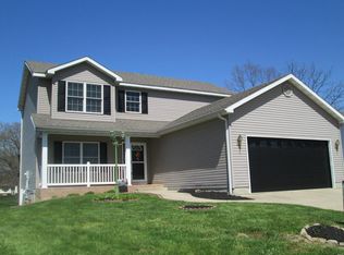 105 Spruce Ct, Brighton, IL 62012