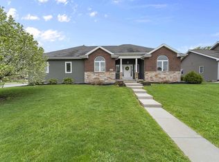 698 Prairie Grass Rd, Oregon, WI 53575