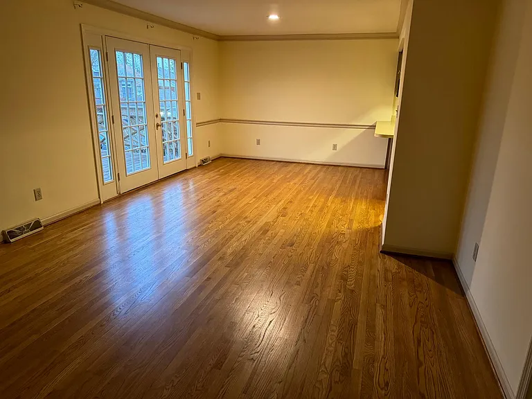 240 Chippendale Cir — Photo 23