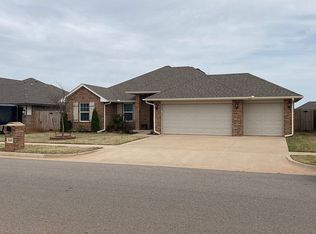 3404 Shutter Ridge Dr, Yukon, OK 73099