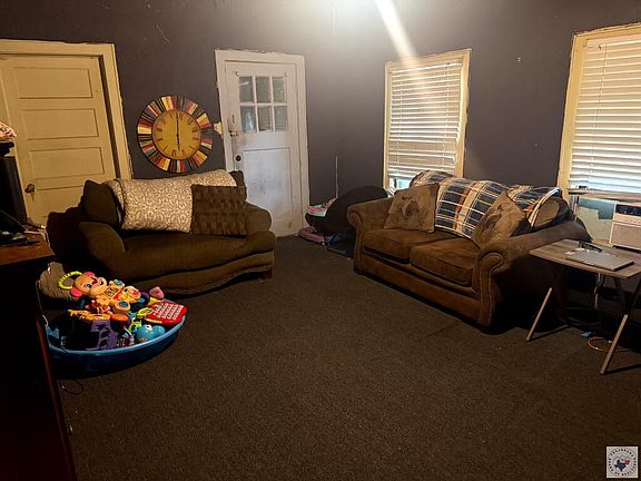 2nd image of 304 W Main St