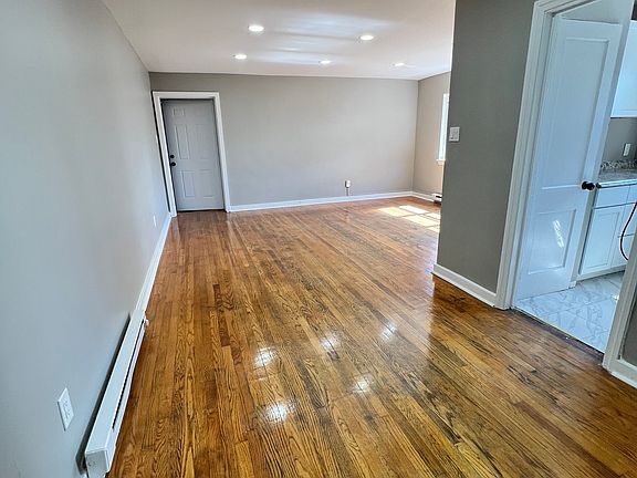 2nd image of 1500 Verbeke St APT 9