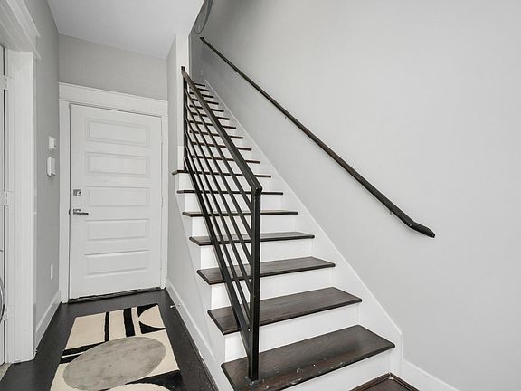 3rd image of 2114 Engelmohr St #C