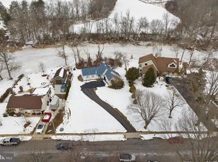 16 Greenfield Dr, Allentown, NJ 08501