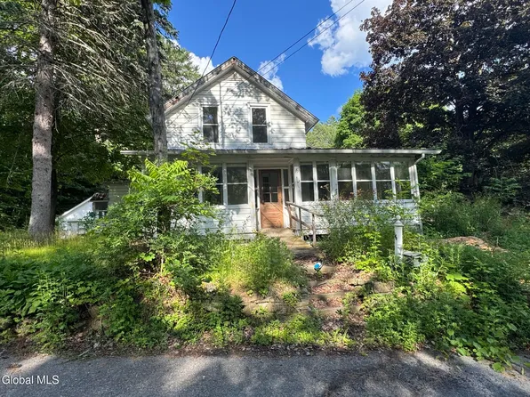 16 Summit Place, Lake Luzerne, NY 12846