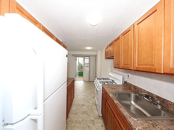 3rd image of 4750 59th St APT 3g