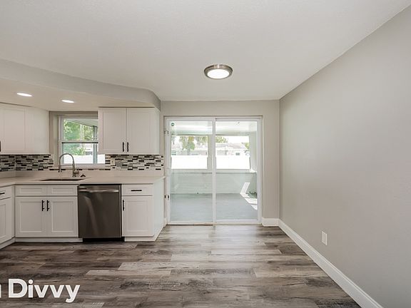 5th image of 3342 Rosefield Dr