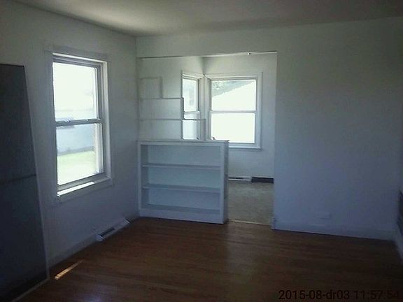 2nd image of 152 W 28th Pl