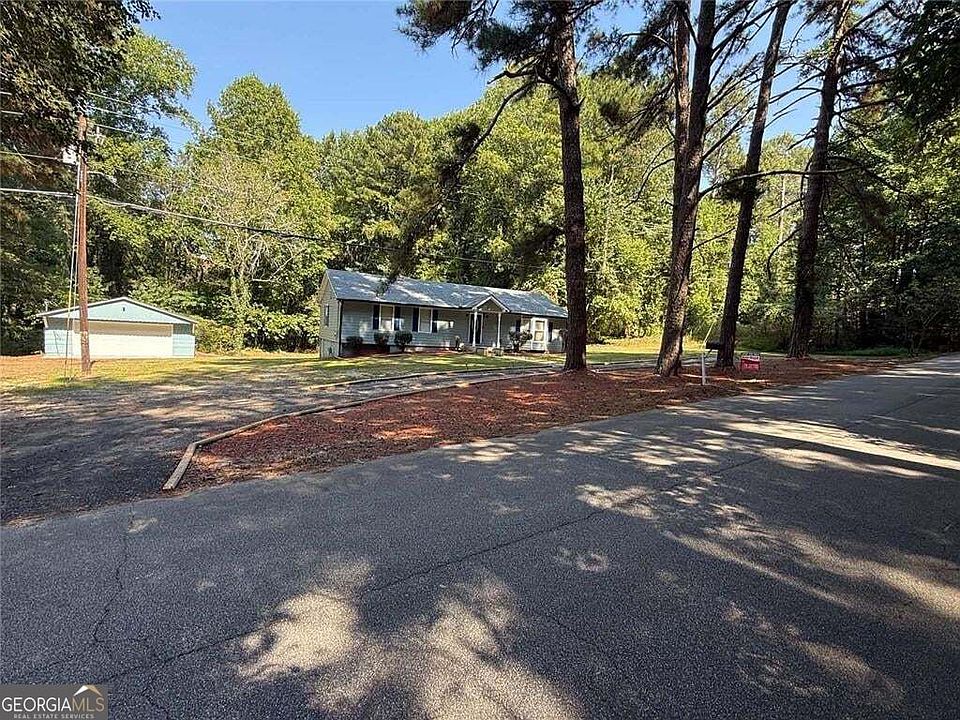 1st image of 200 Gordon Cir SW