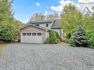 230 Woodbriar Dr, Sugar Grove, NC 28679