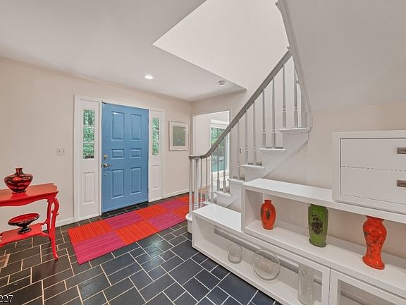 2nd image of 277 Fairview Ave