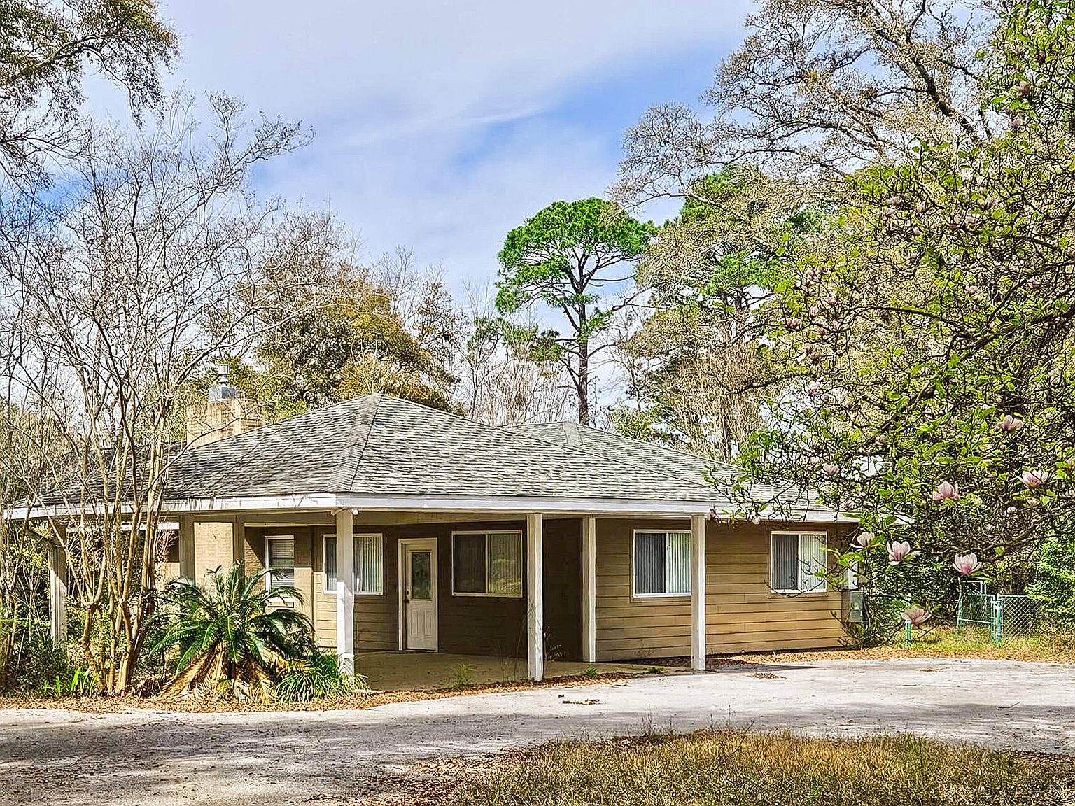 2909 Airport Rd, Crestview, FL 32539 Zillow