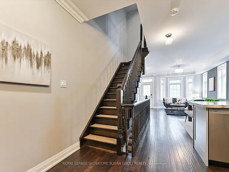 2833 Saint Clair Ave E — Photo 13