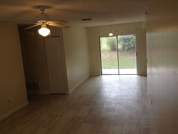 4th image of 424 Regal Park Dr