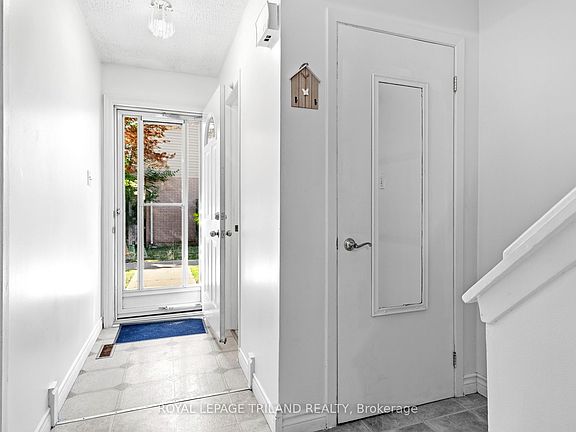 5th image of 775 Osgoode Dr #30