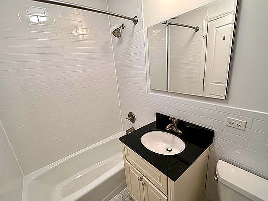 2nd image of 173 E 90th St APT 1C
