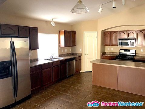 4th image of 42632 W Oakland Dr