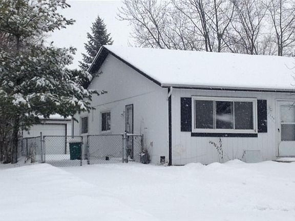 2nd image of 225 Laurel Dr #A