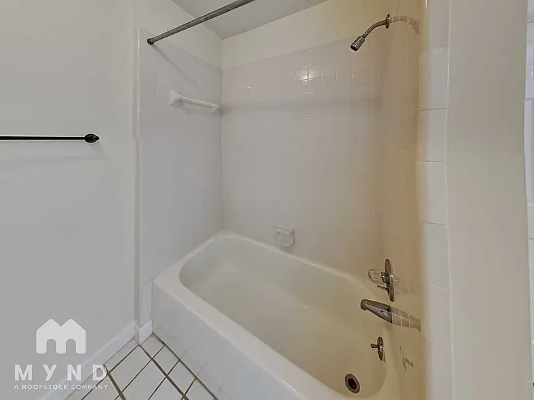 4601 Lake Village Dr — Photo 19