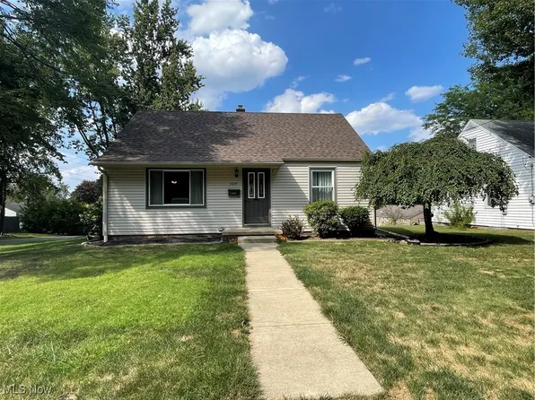 1429 40th St NW, Canton, OH 44709