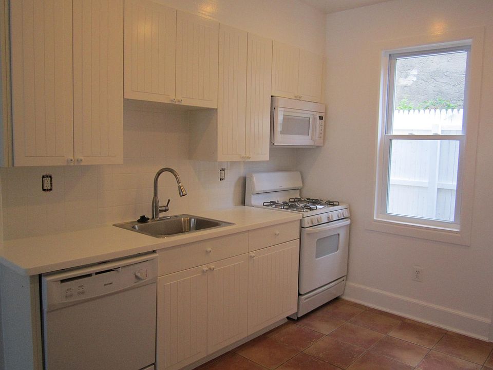 2nd image of 137 E Stafford St