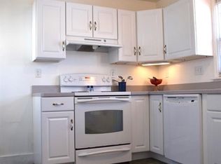 46 Crescent St, New London, CT 06320