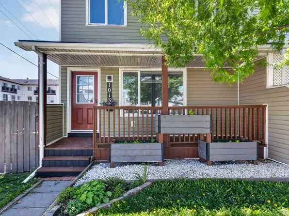 1013 Smith Ave, Crossfield, AB T0M 0S0