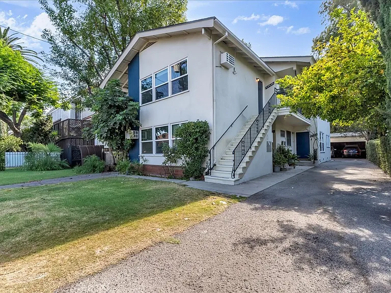 4943 Coldwater Canyon Ave — Photo 2