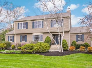 21 Meadowsweet Rd, Cortlandt Manor, NY 10567