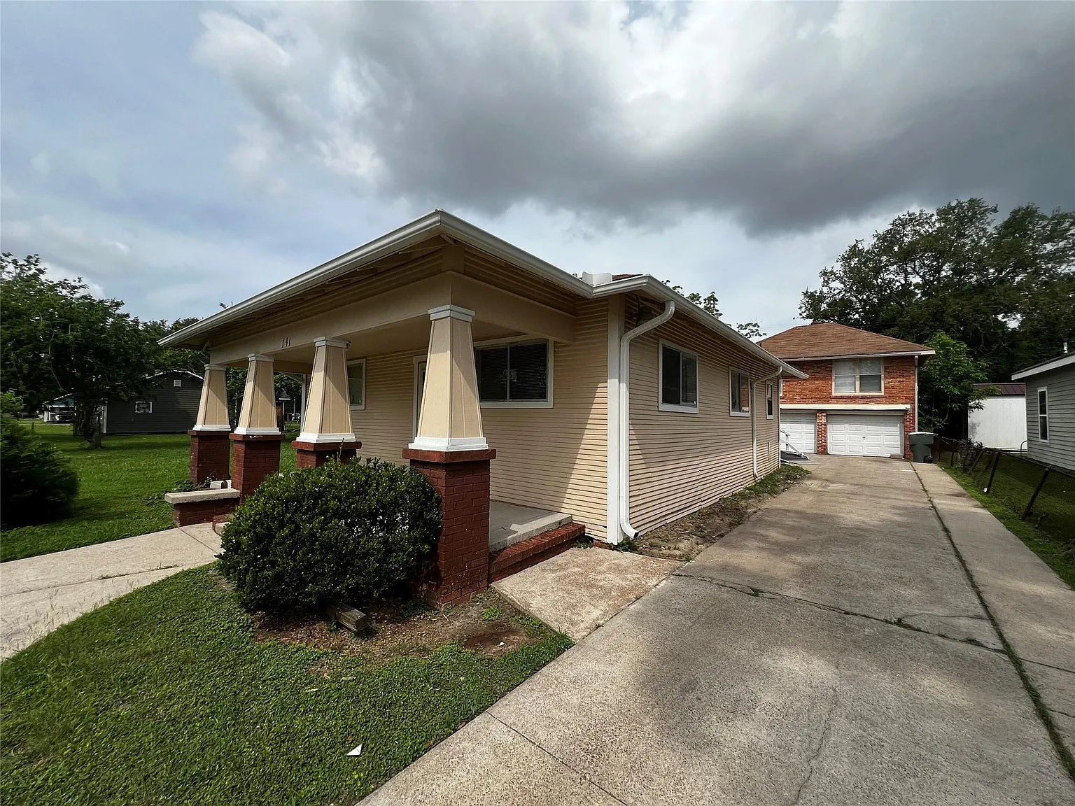 3 bed, 1.0 bath, 1273 sqft, $1,400 — Photo 2