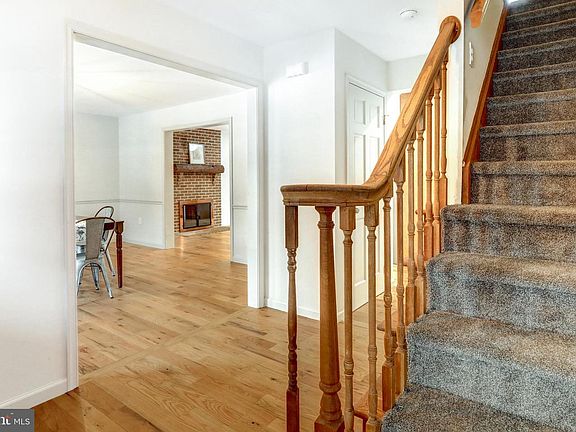 3rd image of 152 Kings Gate Dr