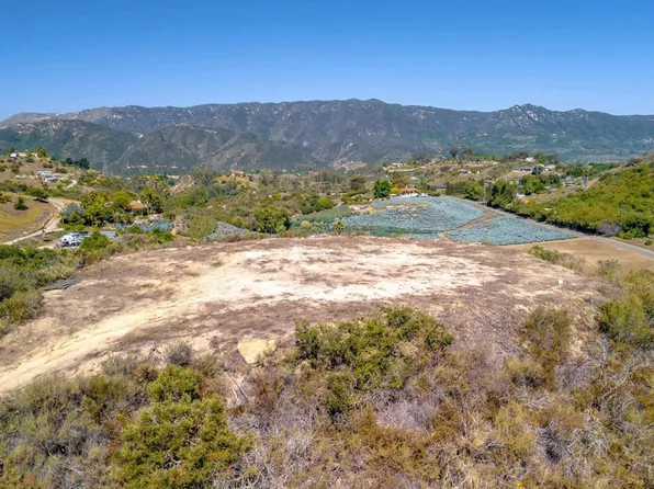 27 Daily Rd, Fallbrook, CA 92028
