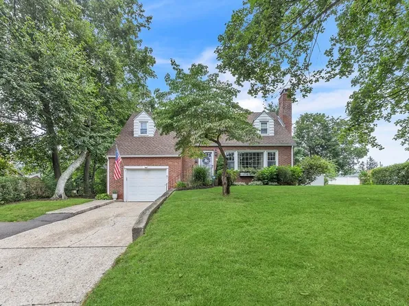 143 Lyman St, South Hadley, MA 01075