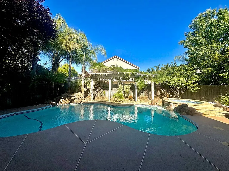 9745 W Taron Dr — Photo 9