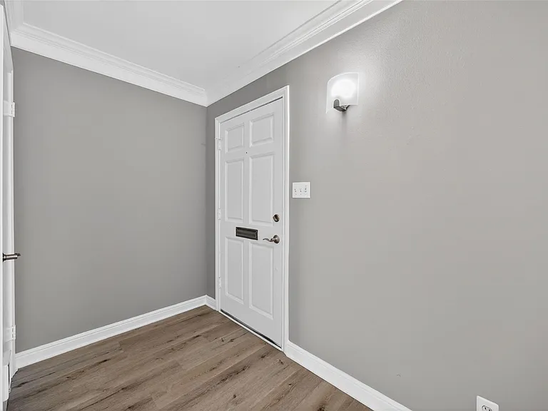 2109 Lander Ln #79 — Photo 5