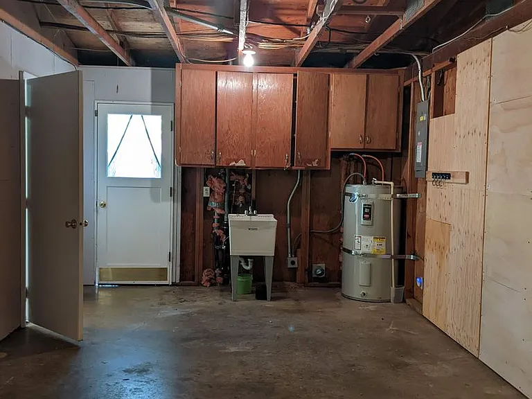 880 & 890 E 37th Ave — Photo 17