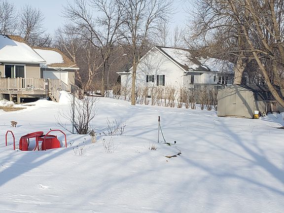 5th image of 704 Marion Dr