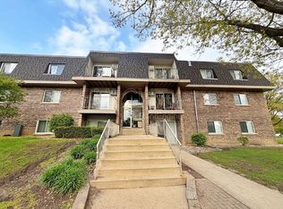 841 Blossom Ln APT 203, Prospect Heights, IL 60070