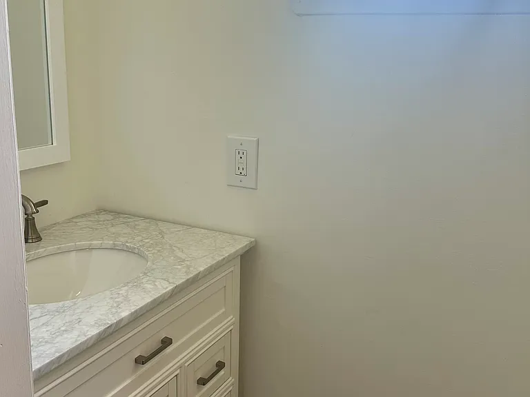 104 Monroe Dr — Photo 9