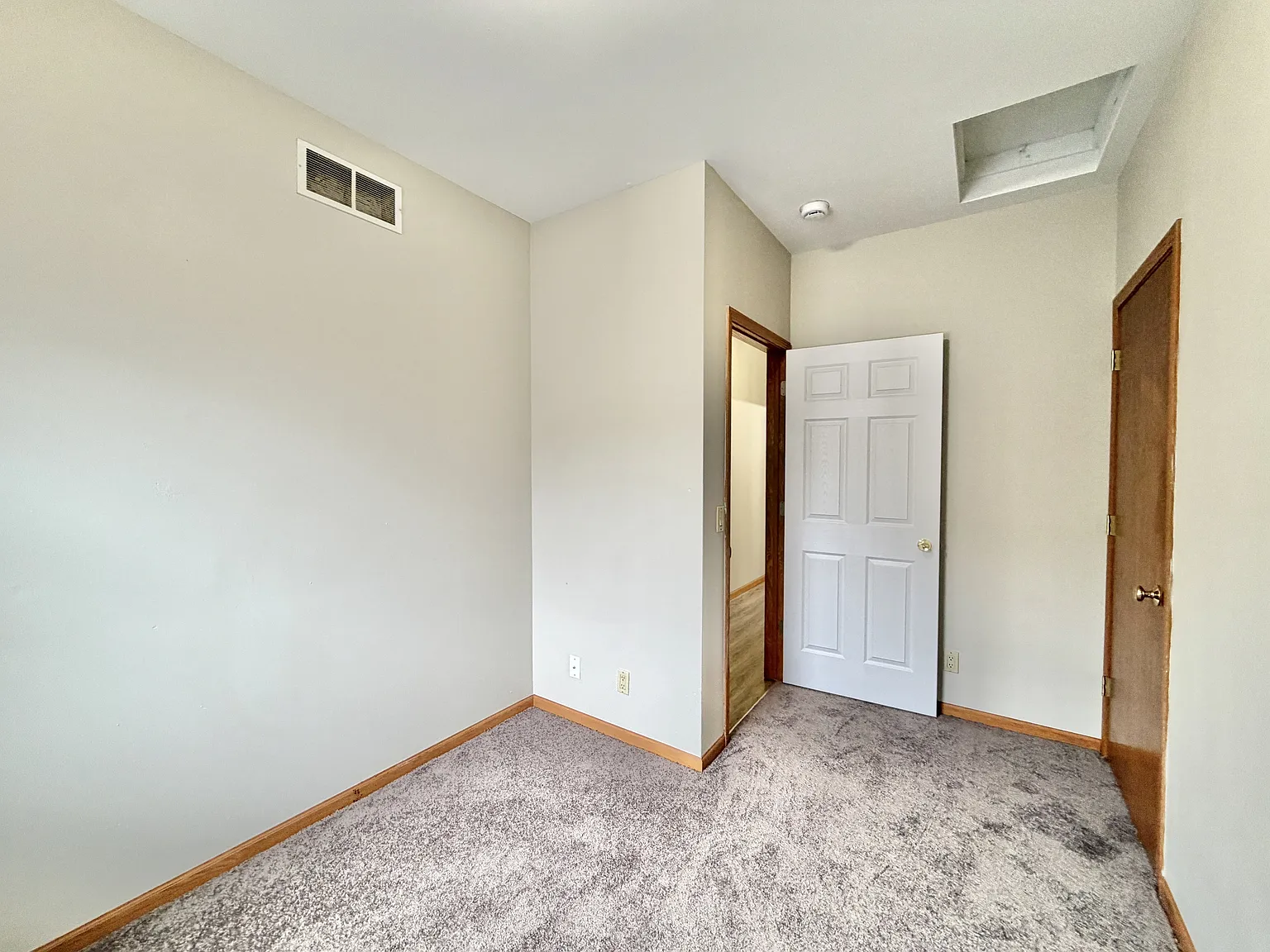 15 Elliott Street - 1 — Photo 3