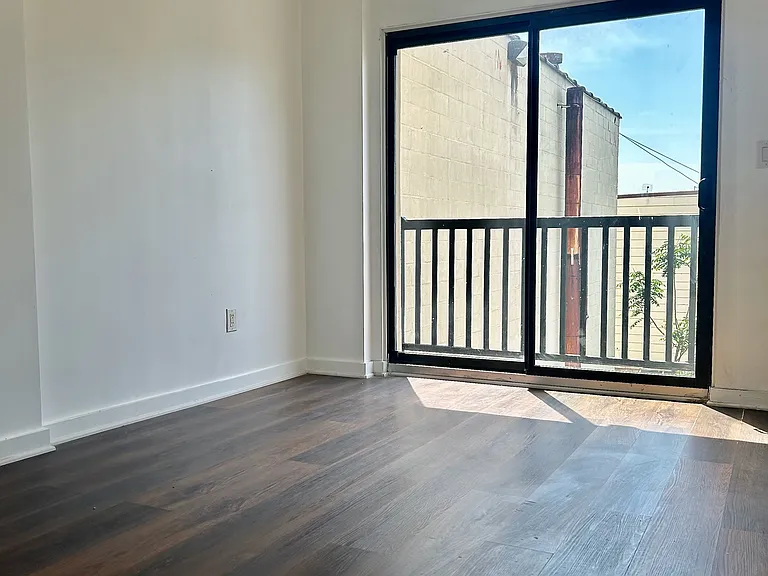 707 Hendrix St #3 — Photo 5