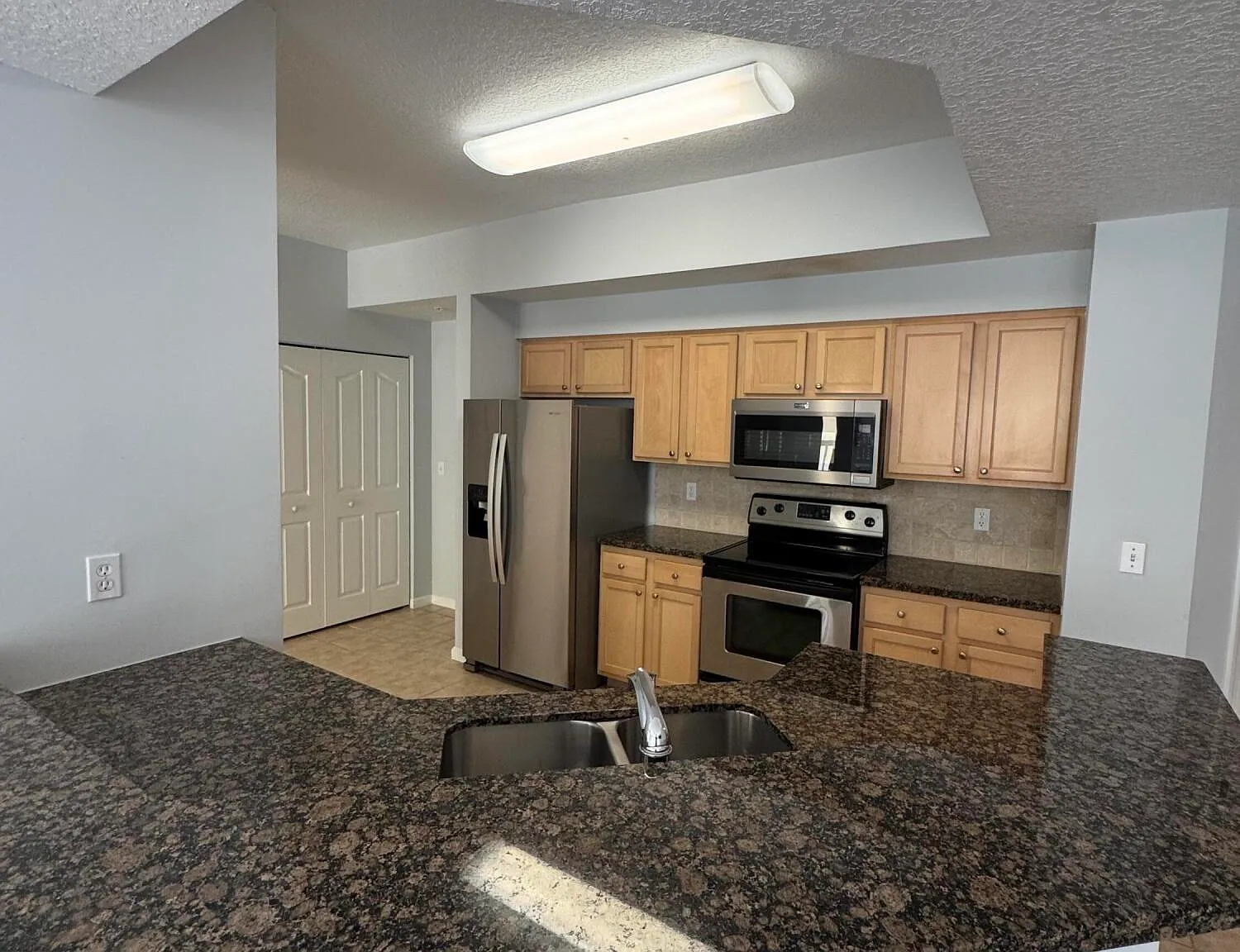 2 bed, 2.0 bath, 1281 sqft, $2,900 — Photo 2
