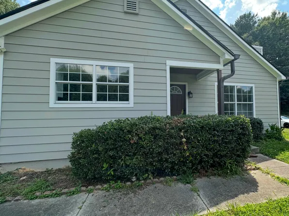 910 Winterside Ln, Atlanta, GA 30349
